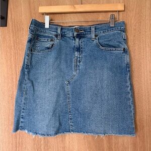 Levi’s Strauss Jean denim skirt short frayed size 8 Y2K mall-core western
